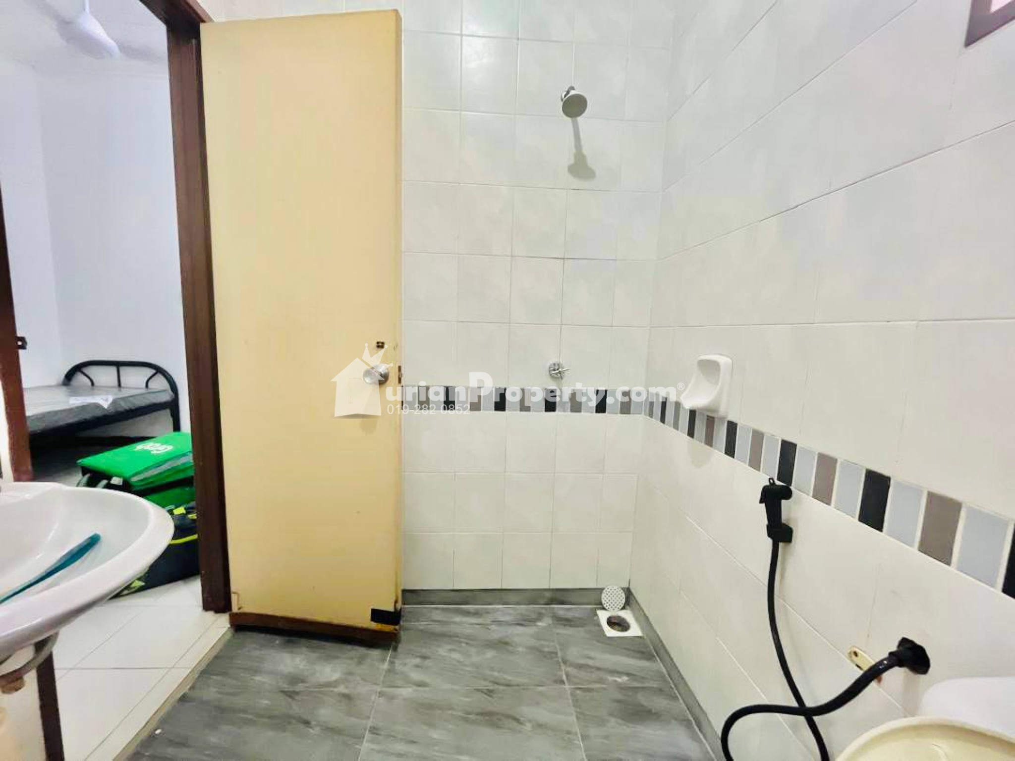 Terrace House For Sale at Section 7