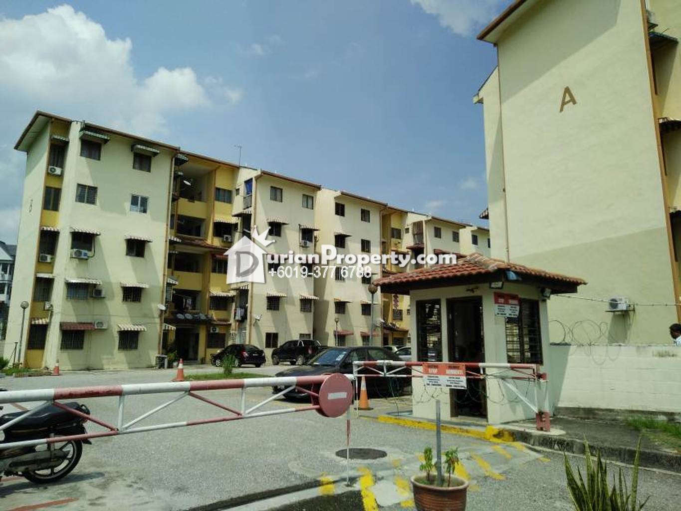 Taman Megah Mas Apartment Englshsibah