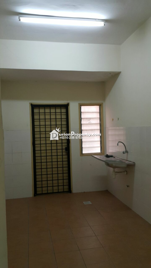 Terrace House For Rent at Taman Subang Intan, Subang for 