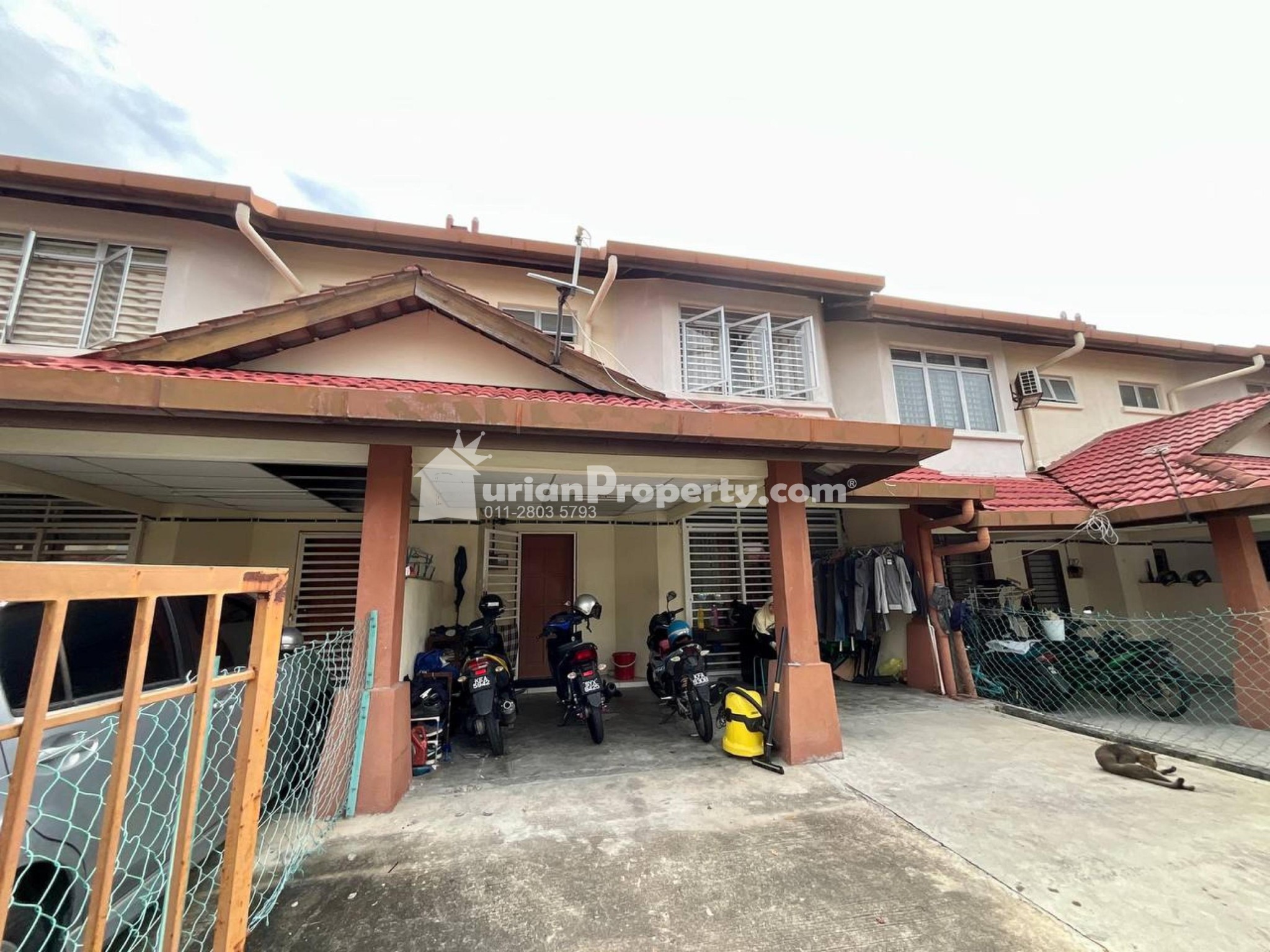 Terrace House For Sale at Taman Salak Perdana