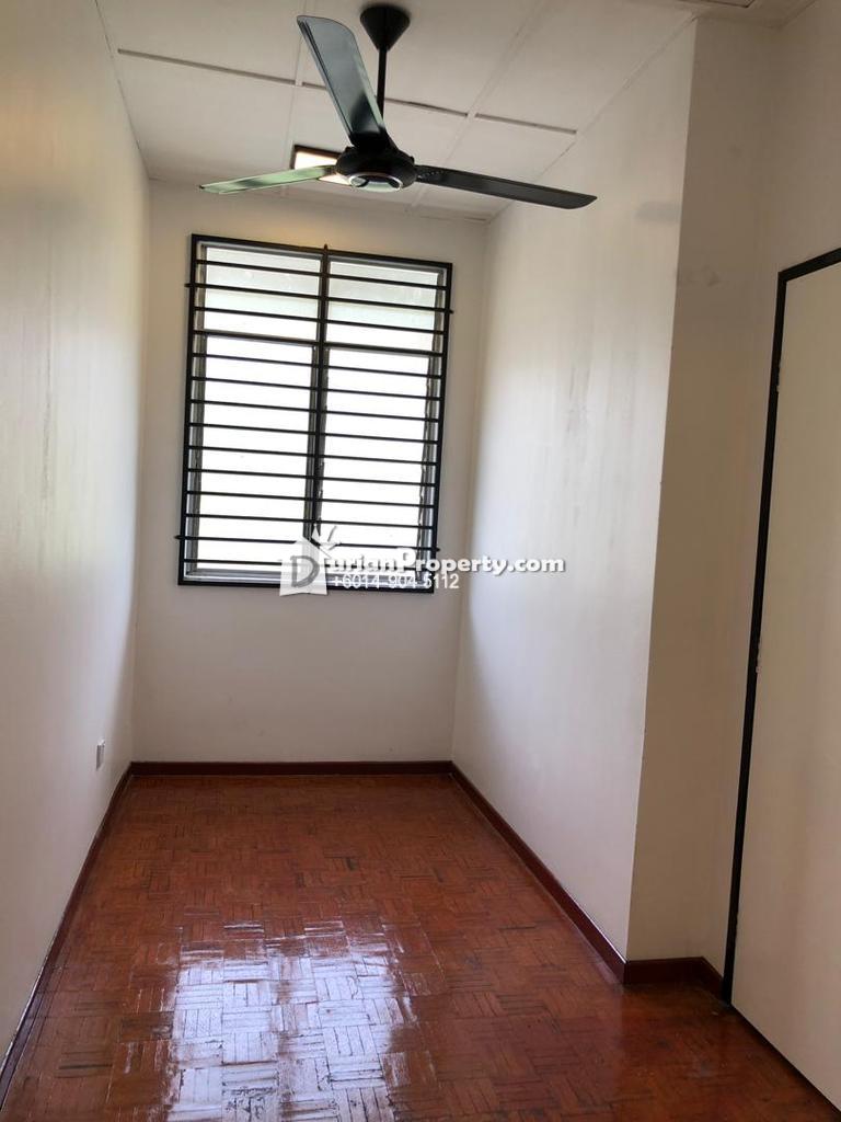 Terrace House For Sale at Bukit Sentosa, Rawang for RM 