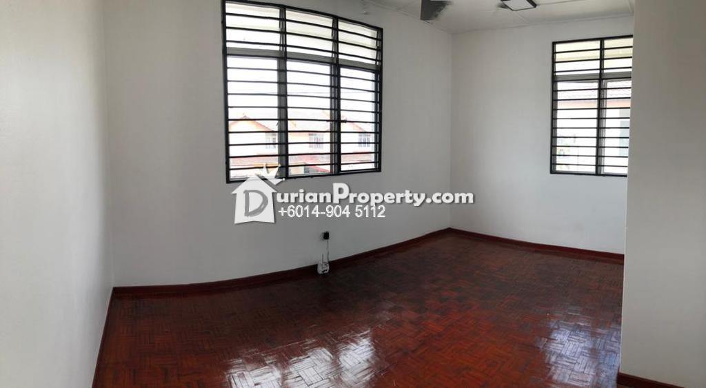 Terrace House For Sale at Bukit Sentosa, Rawang for RM 