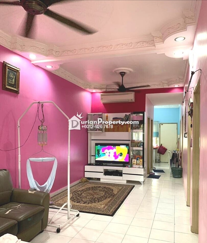 Terrace House For Sale at Kawasan 6