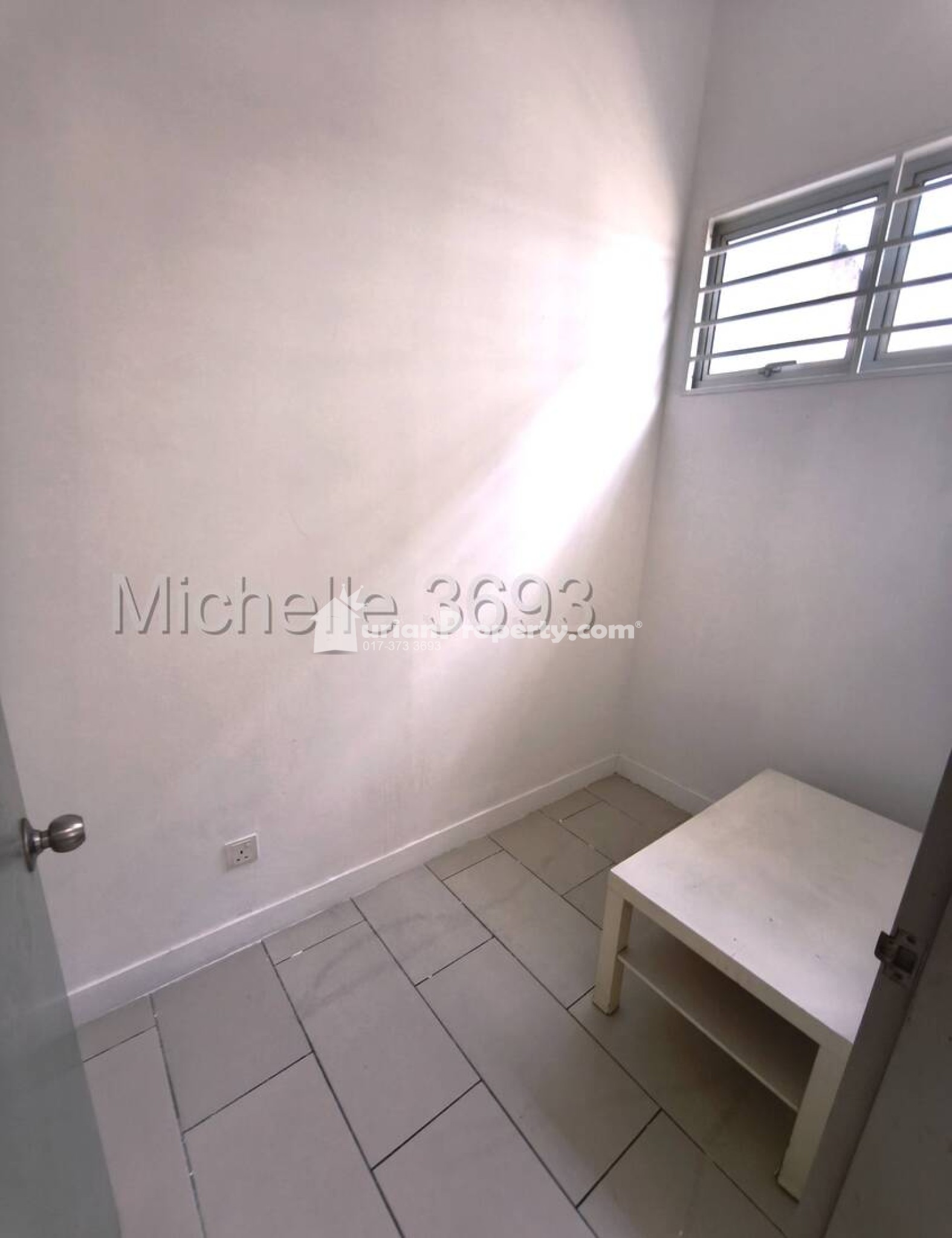Terrace House For Sale at Chimes