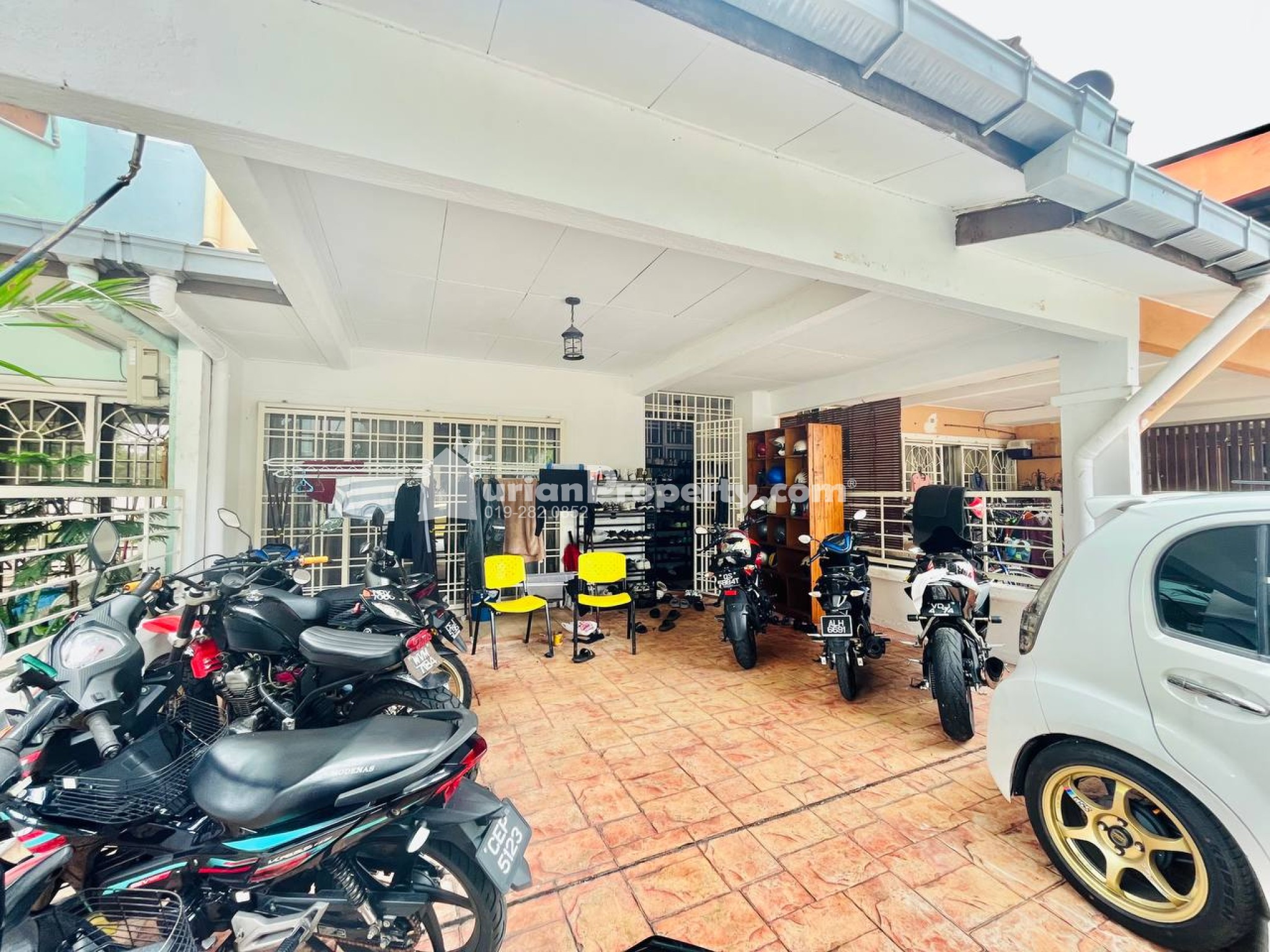 Terrace House For Sale at Section 7