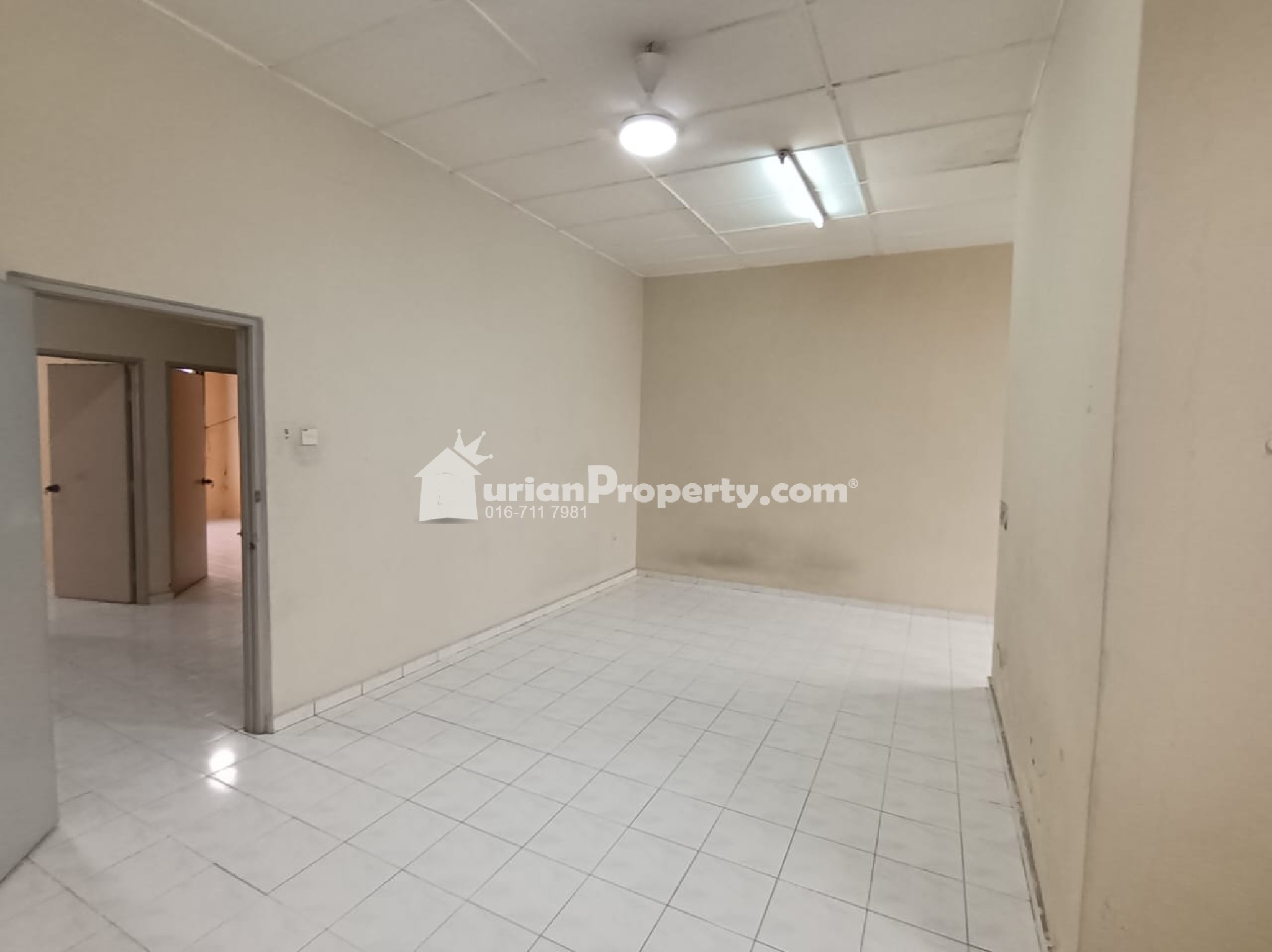 Terrace House For Rent at Taman Desa Cemerlang