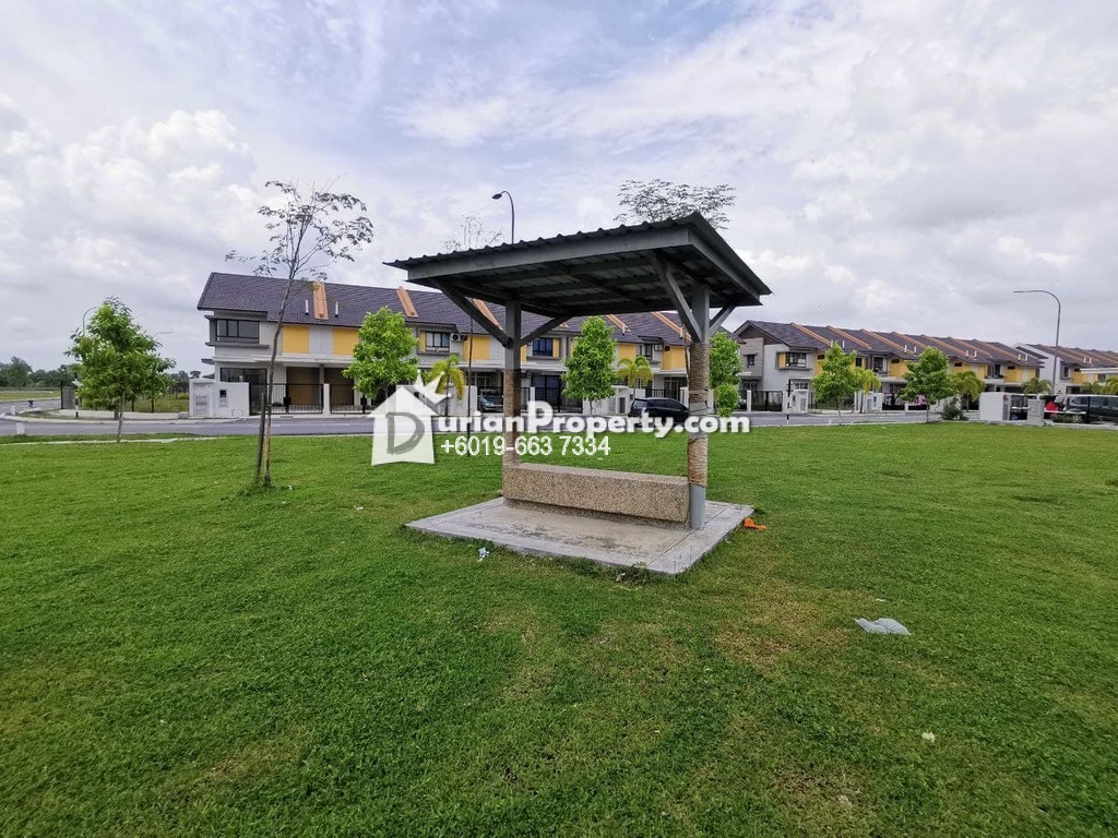 Terrace House For Rent at Bandar Mahkota Banting, Banting