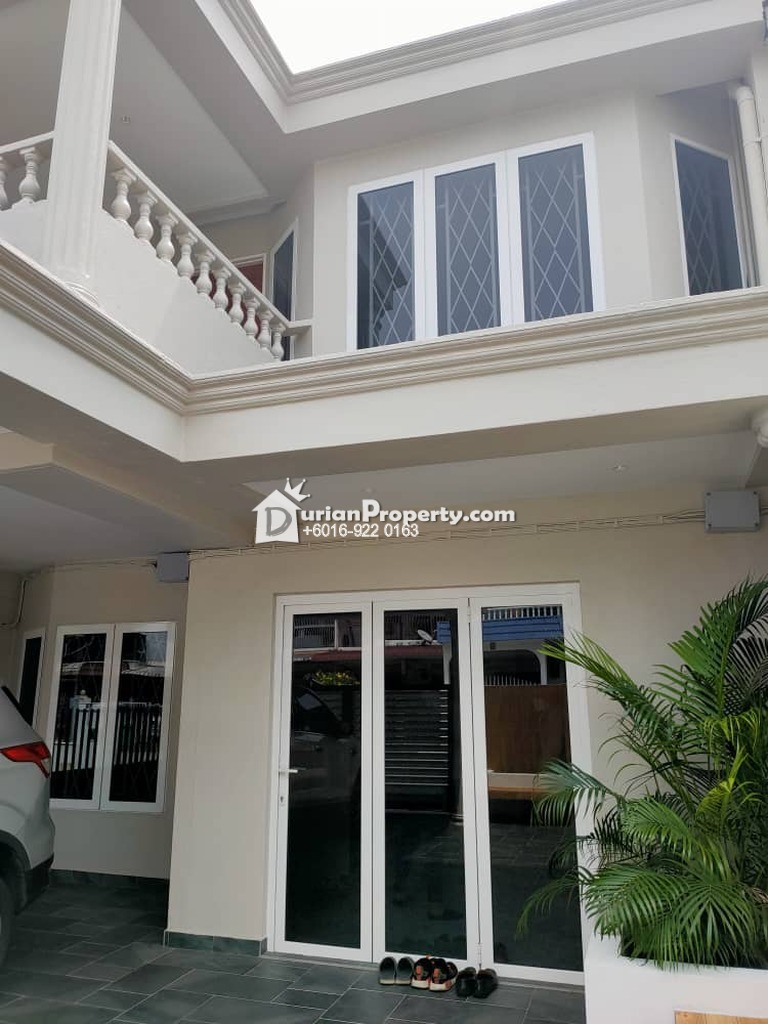 Terrace House For Sale at Taman Berkeley