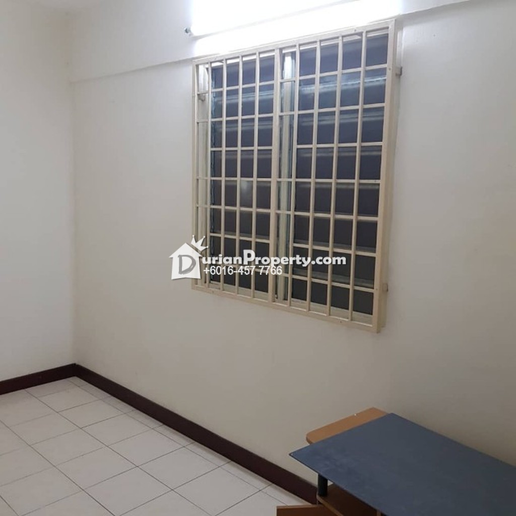 Flat For Rent at Desa Putra (Queensbay), Bayan Lepas for RM 800 by