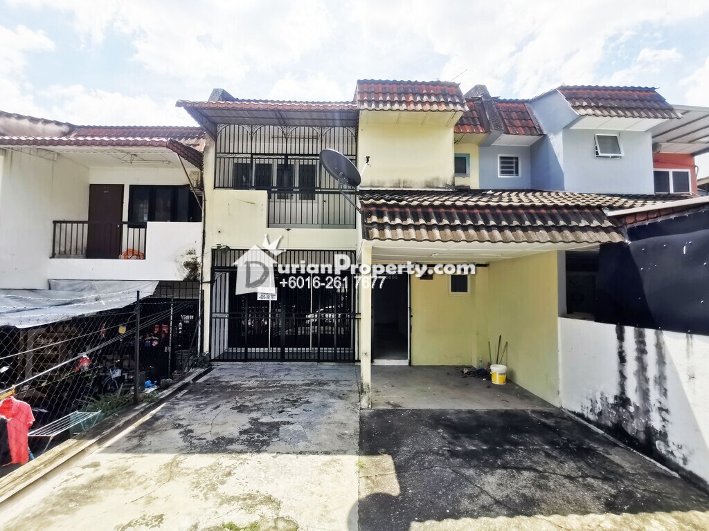 Terrace House For Sale at Taman Bukit Serdang, Seri Kembangan