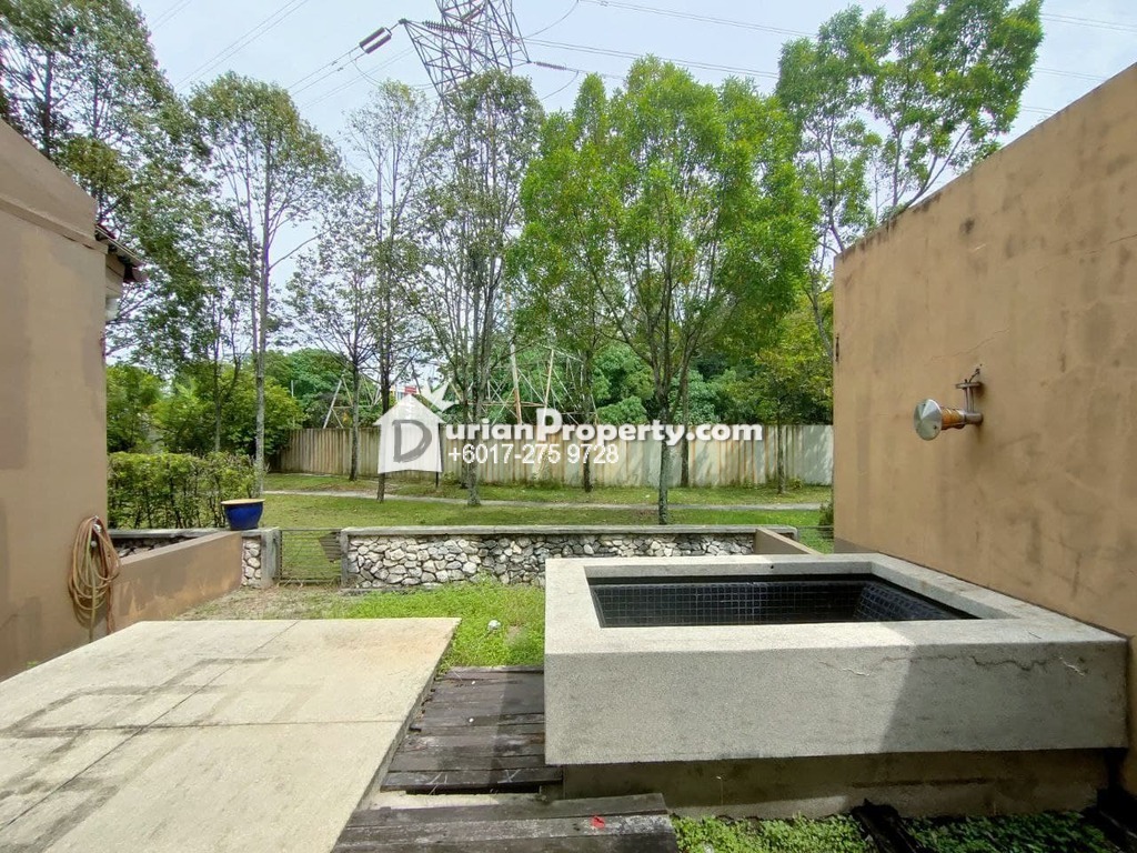 Bungalow House For Sale at Lake Edge, Puchong
