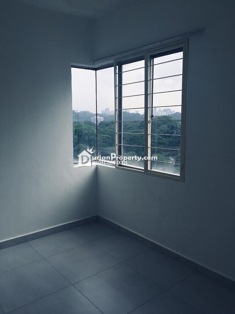 Apartment For Rent at University Tower, Section 11