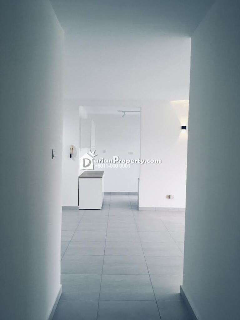 Apartment For Rent at University Tower, Section 11