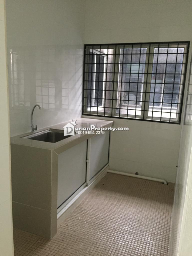 Shop Apartment Room for Rent at Bandar Baru Ampang, Ampang