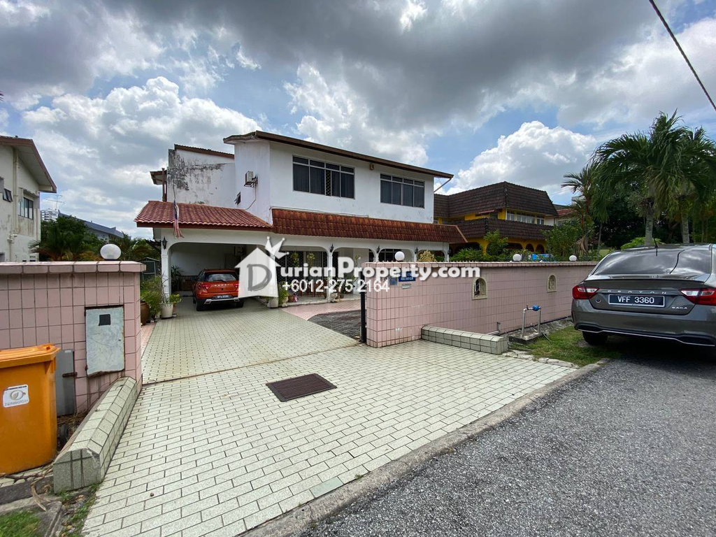 Bungalow House For Sale at Section 3