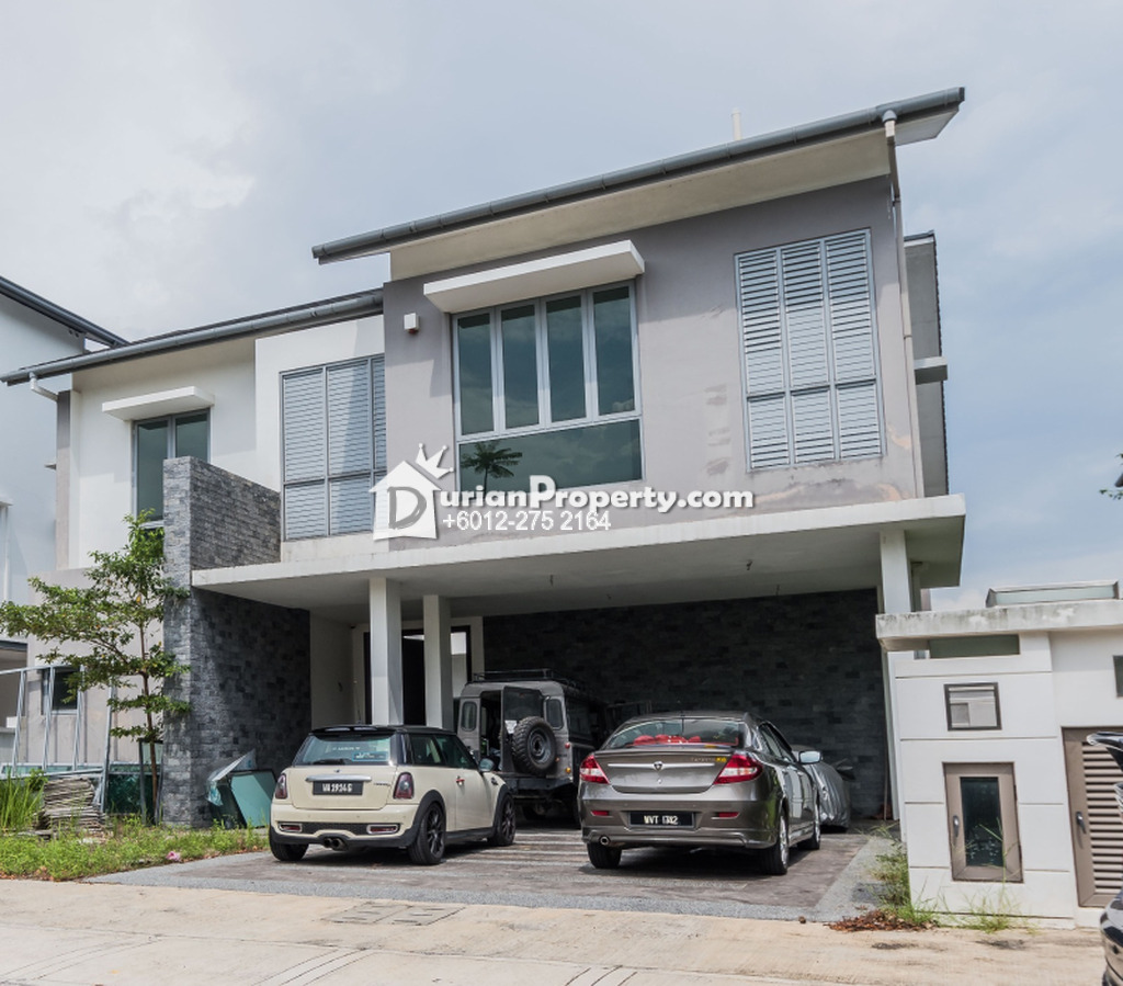 Bungalow House For Sale at Glenmarie Courts