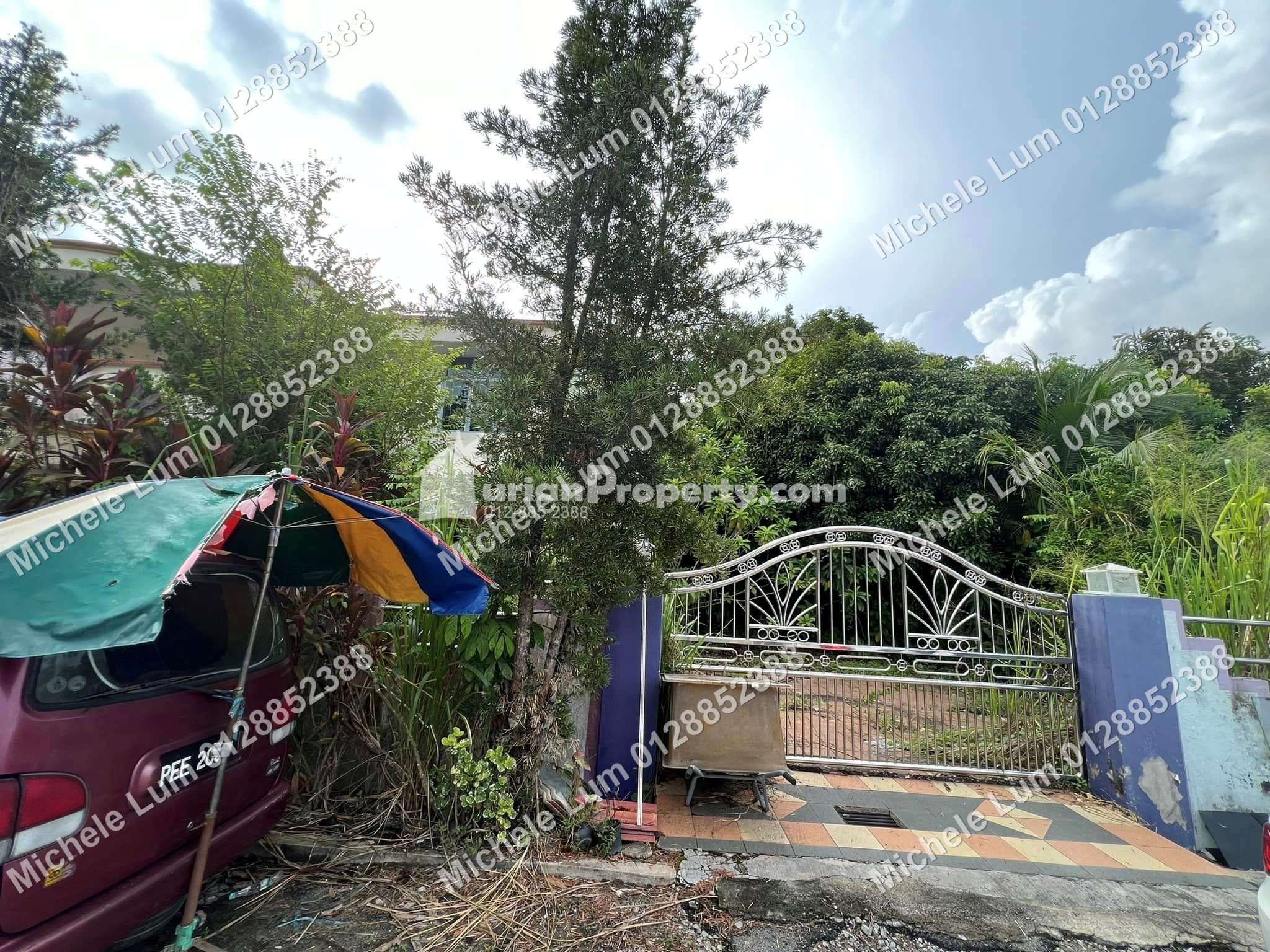 Bungalow House For Auction at Taman Sejahtera