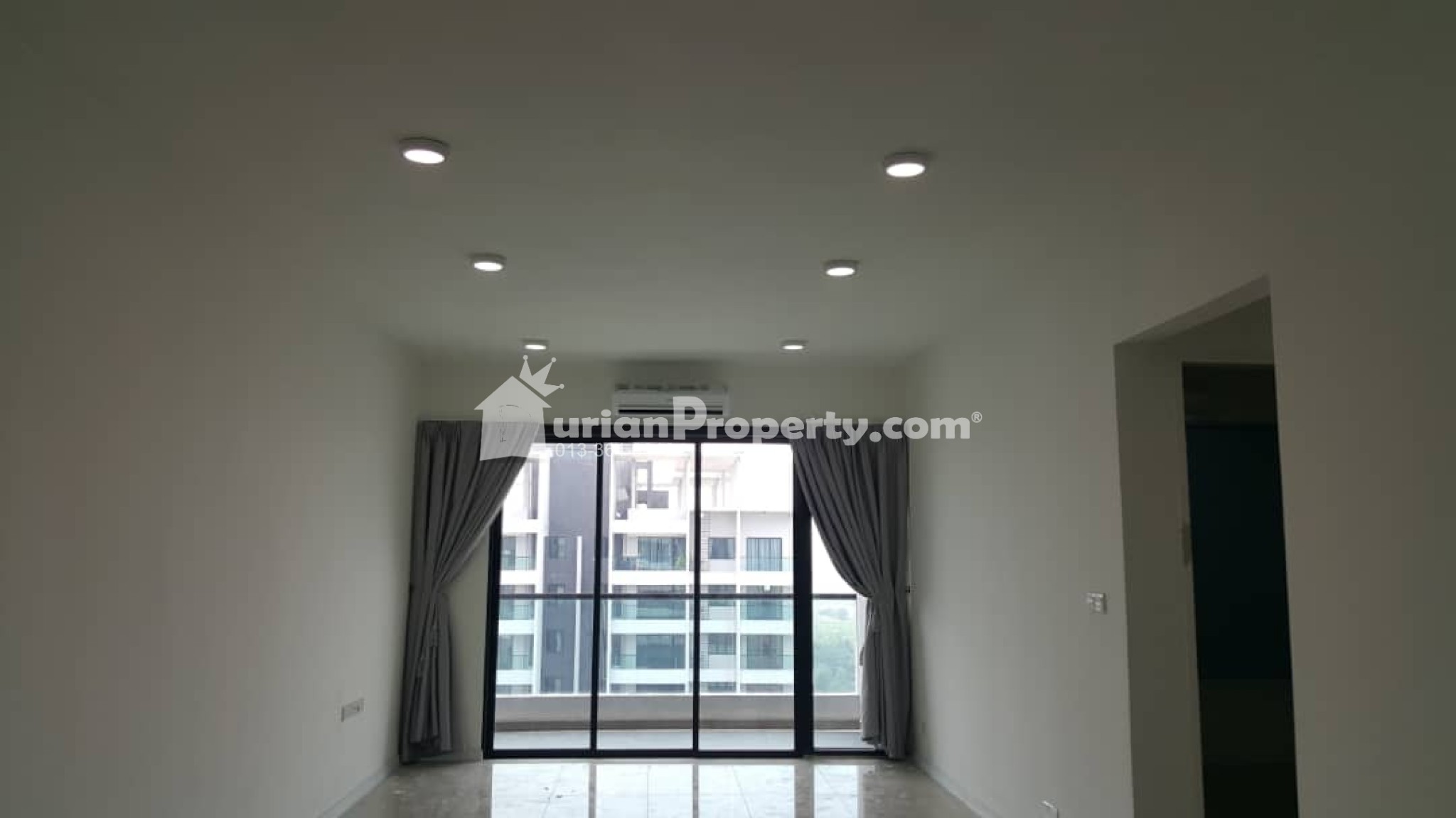 Condo For Sale at Paragon 3