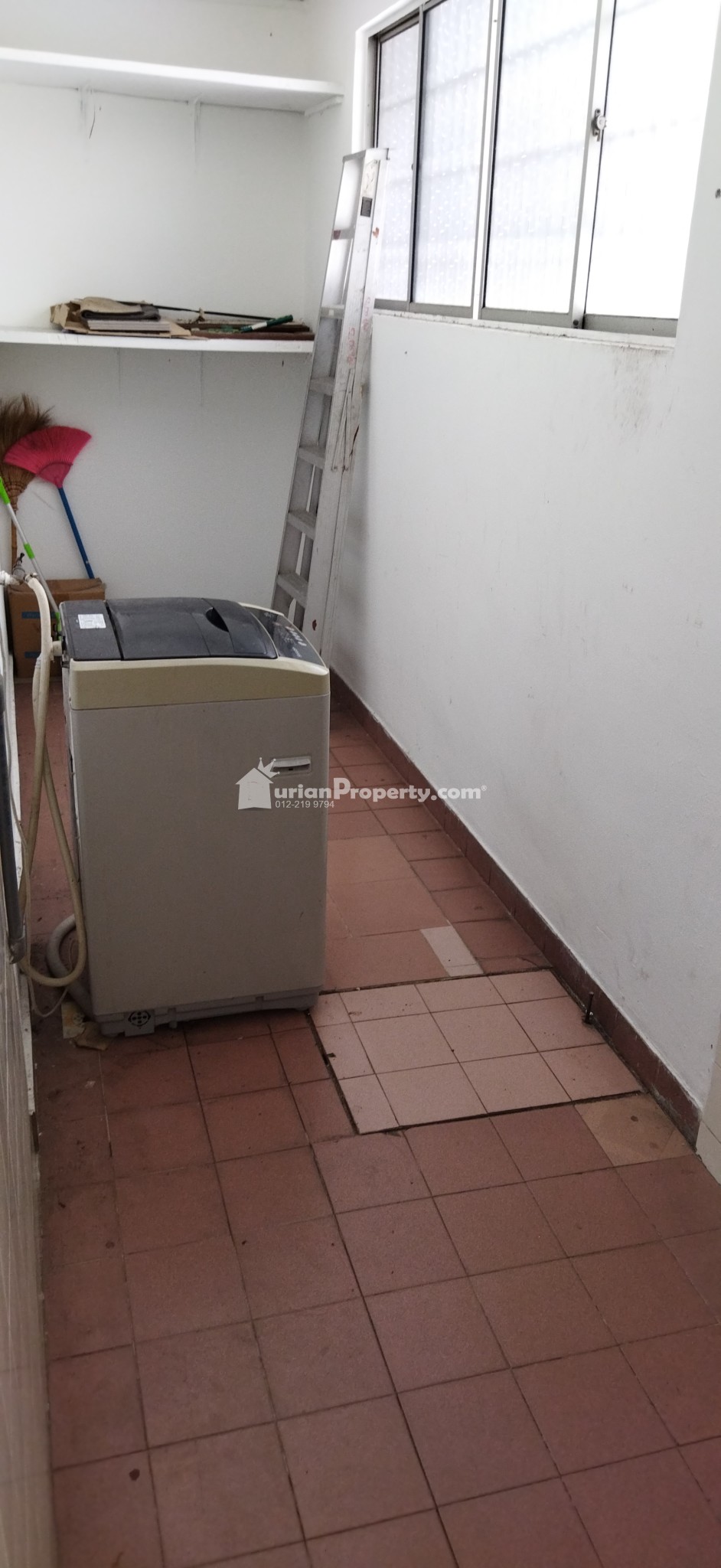 Terrace House For Rent at PJS 9