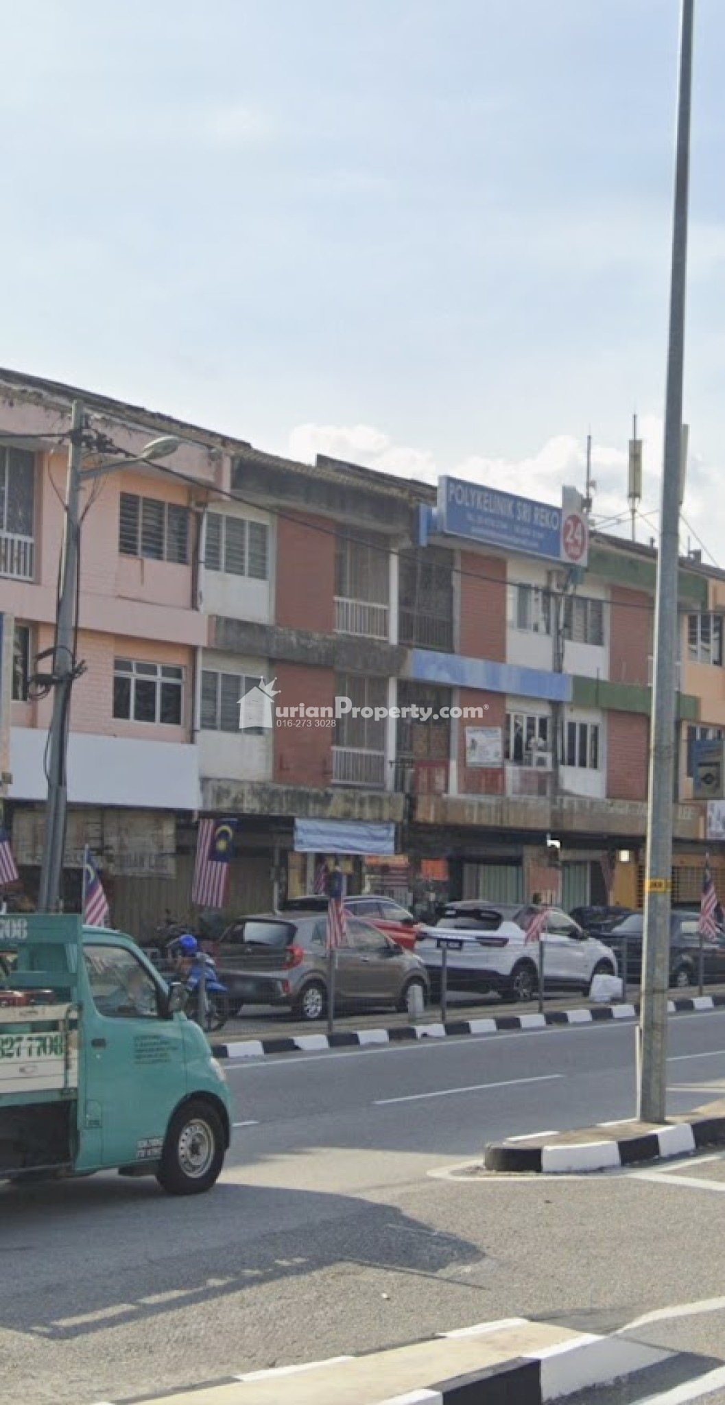 Bungalow House For Rent at Taman Sri Reko