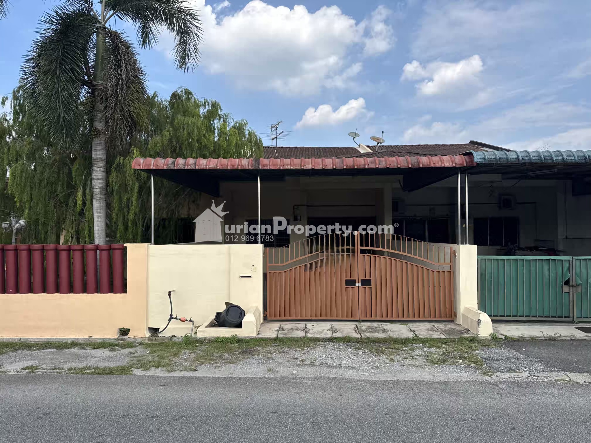 Terrace House For Rent at Taman Shukor