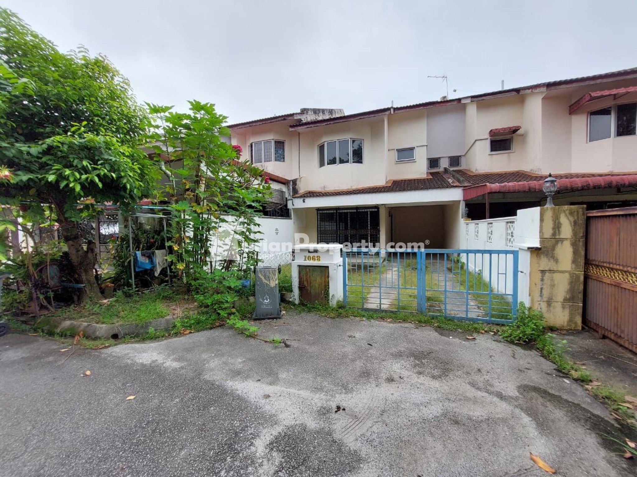 Terrace House For Sale at Central Park