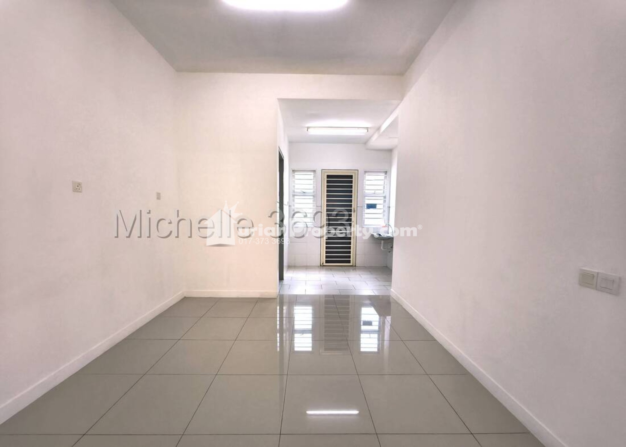 Terrace House For Sale at Chimes
