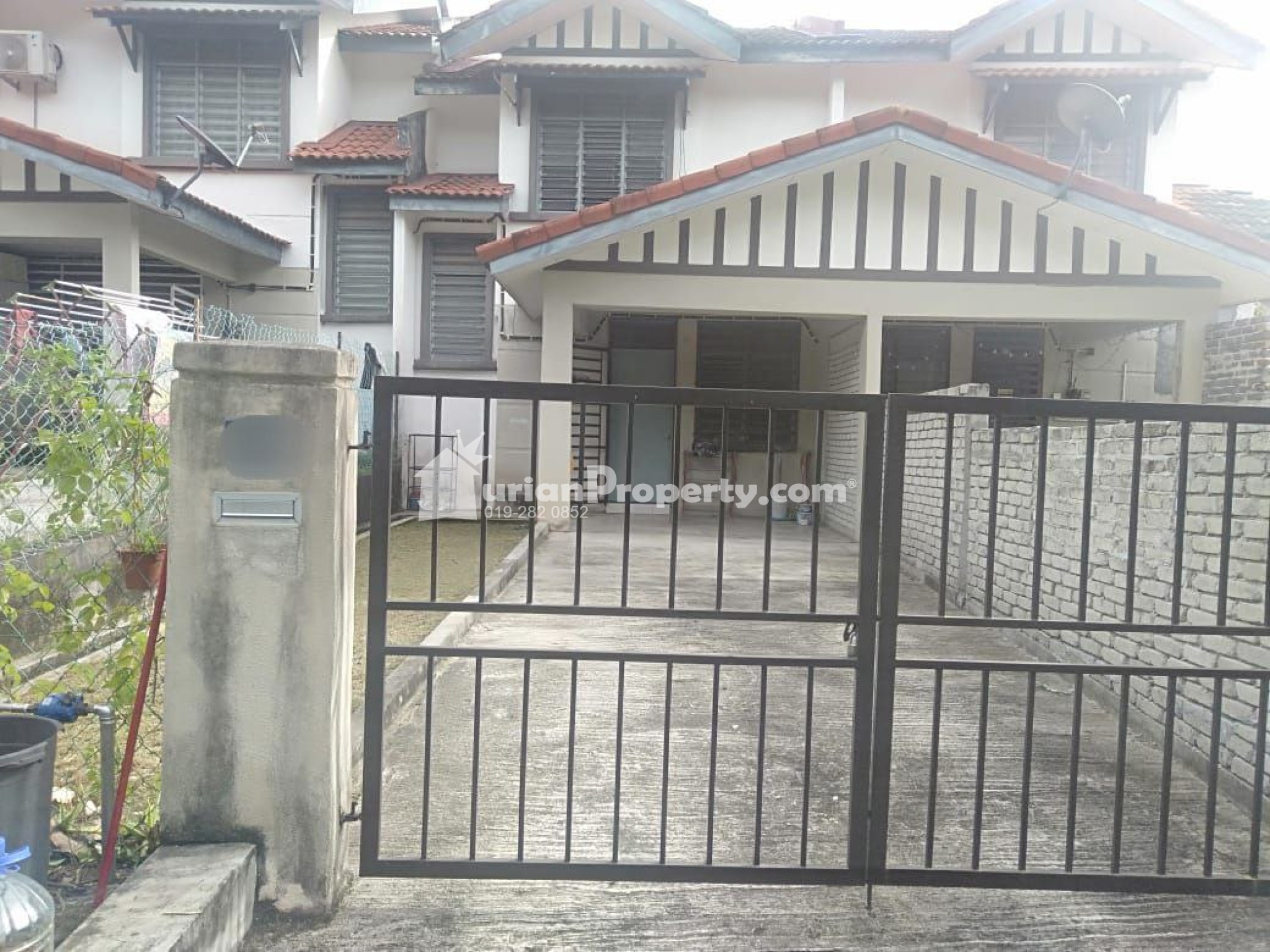 Terrace House For Sale at Taman Salak Perdana