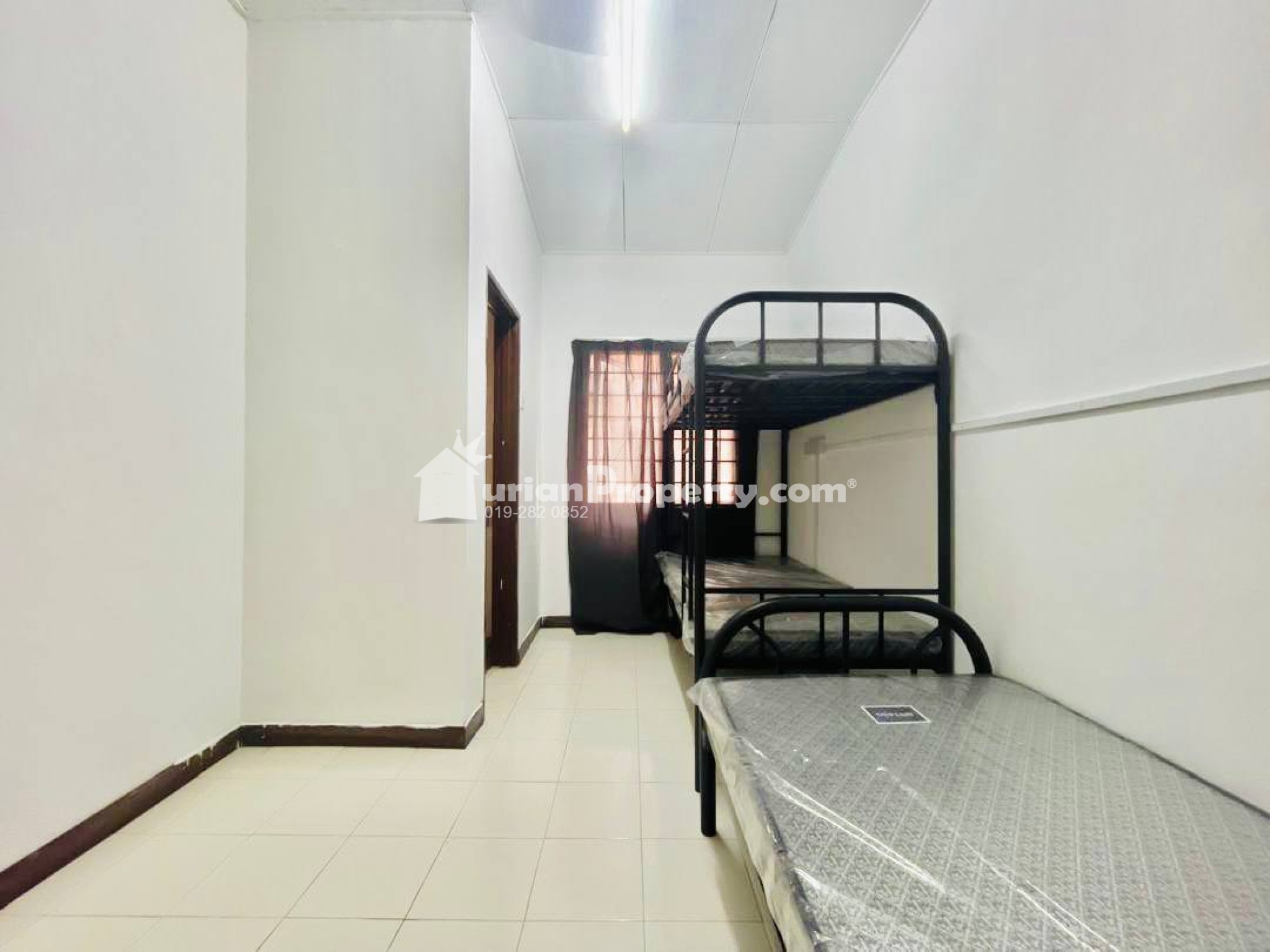 Terrace House For Sale at Section 7