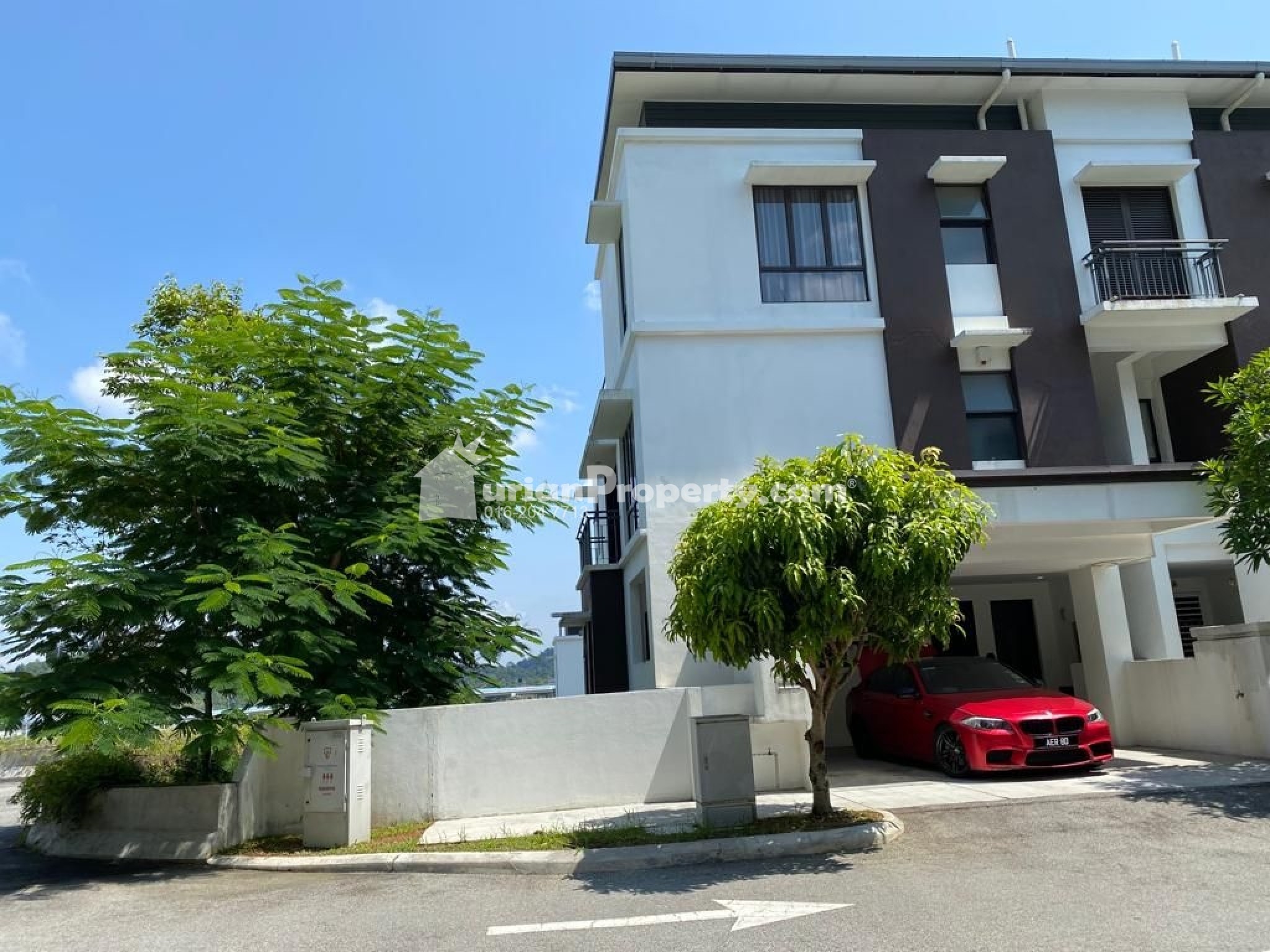 Link Villa For Sale at Cahaya SPK