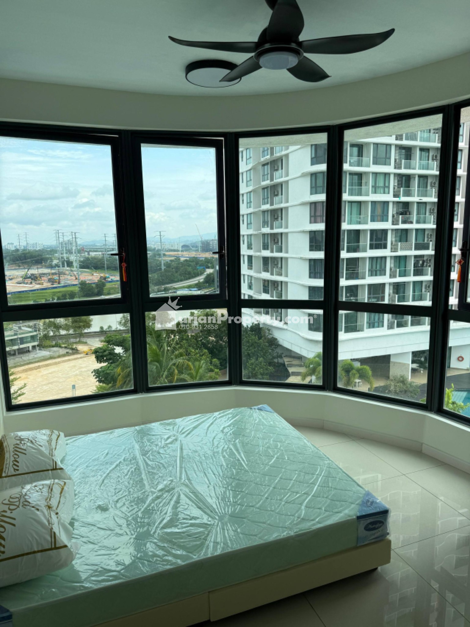 Condo For Rent at Macrolink Medini