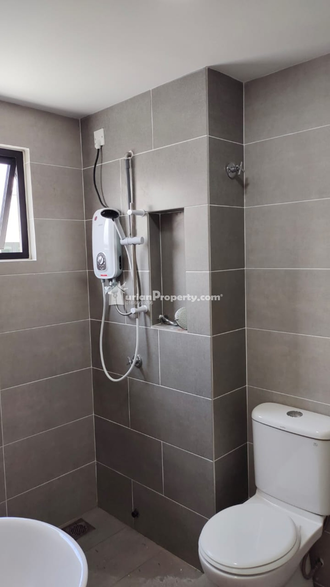 Townhouse Duplex For Rent at Elegan