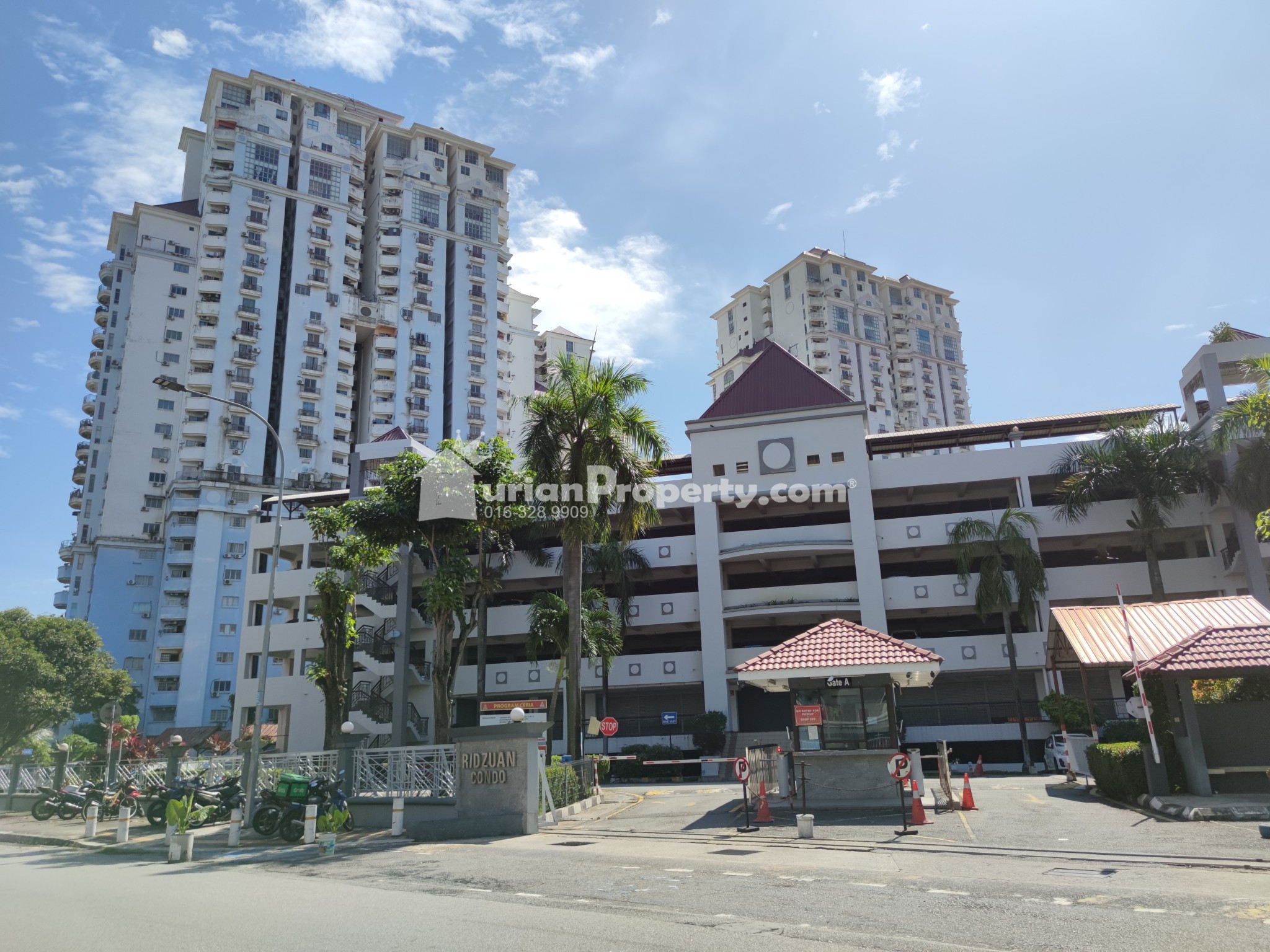 Condo For Sale at Ridzuan Condominium