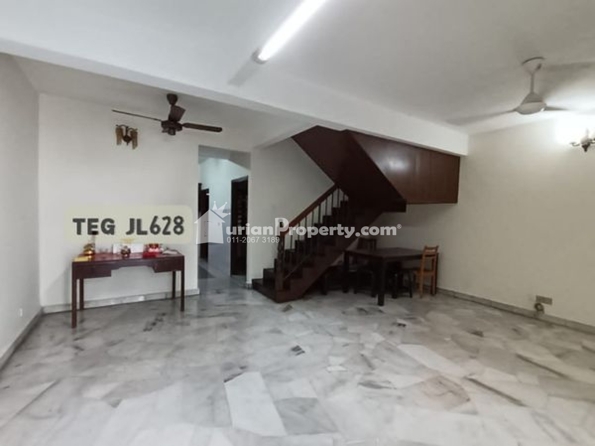 Terrace House For Rent at Taman Desawan