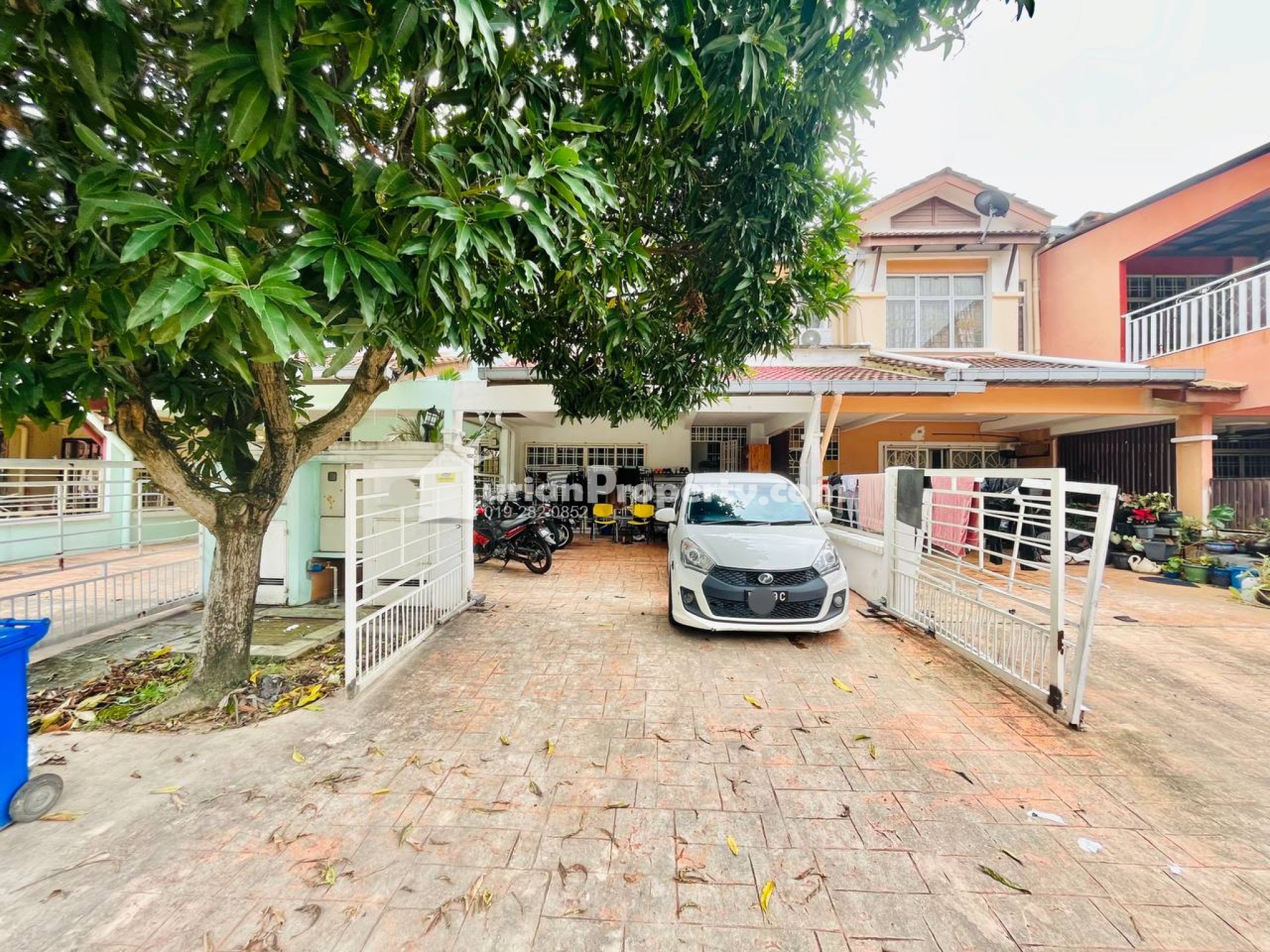 Terrace House For Sale at Section 7