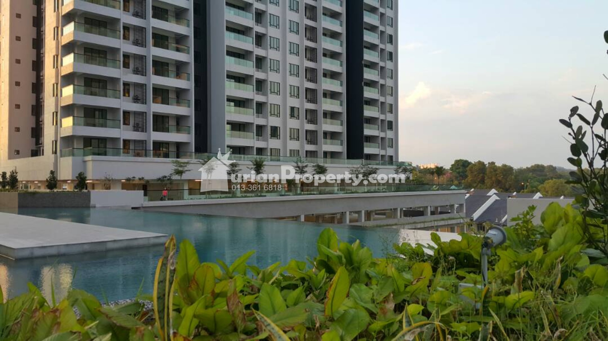 Condo For Sale at Paragon 3