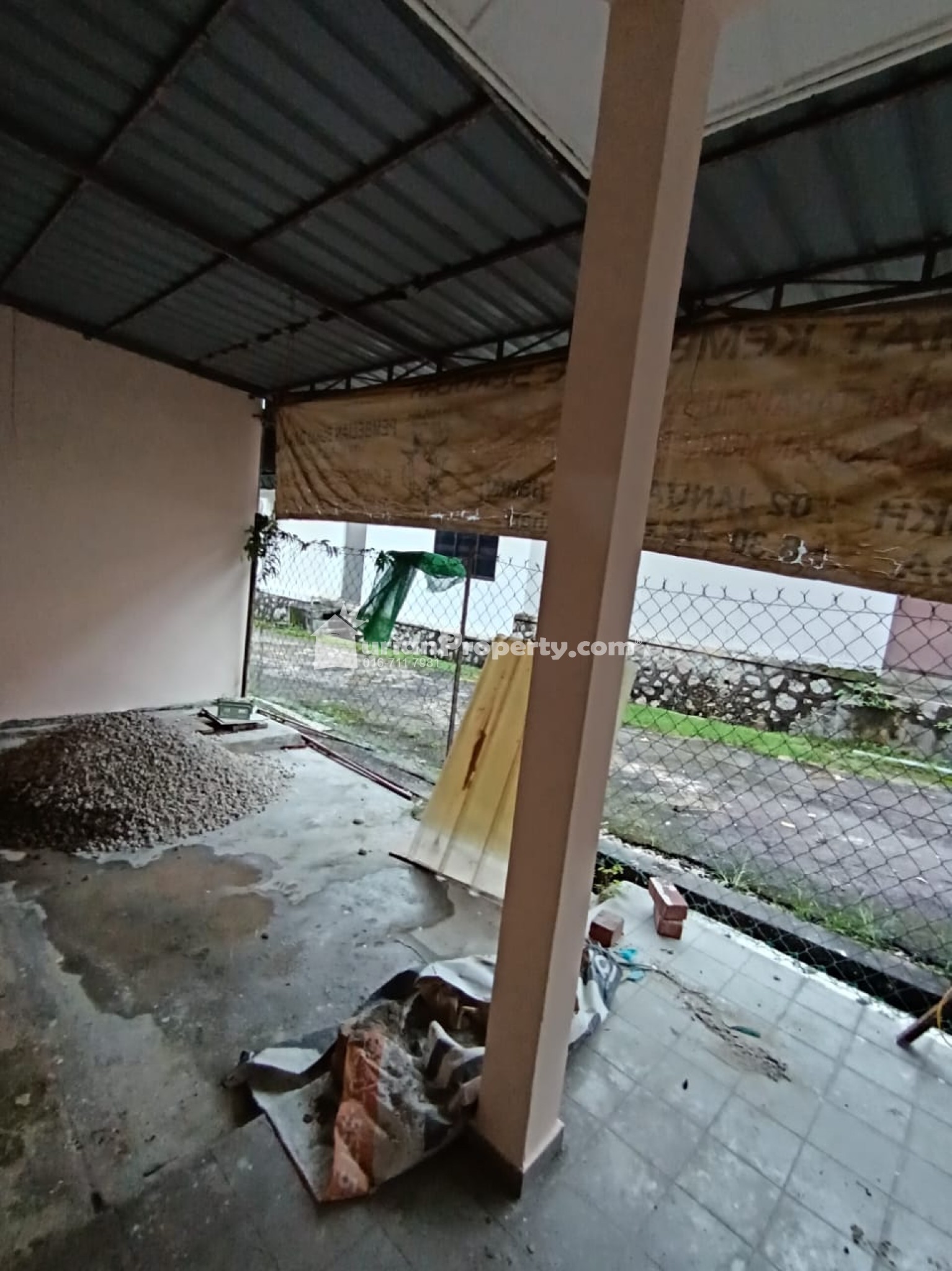 Terrace House For Rent at Taman Desa Cemerlang