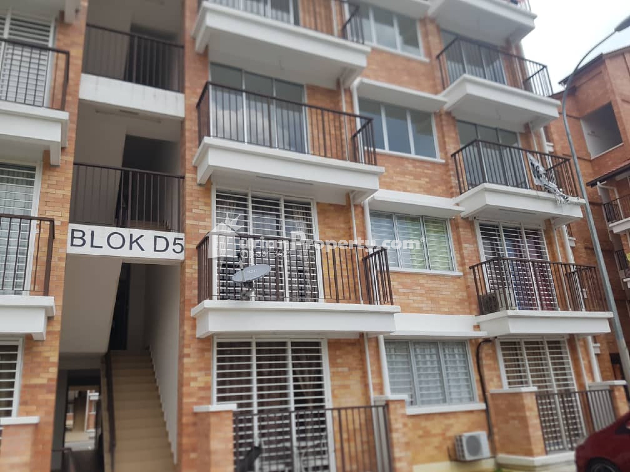 Apartment For Sale at Villa Court Apartment  @ Goodview Height