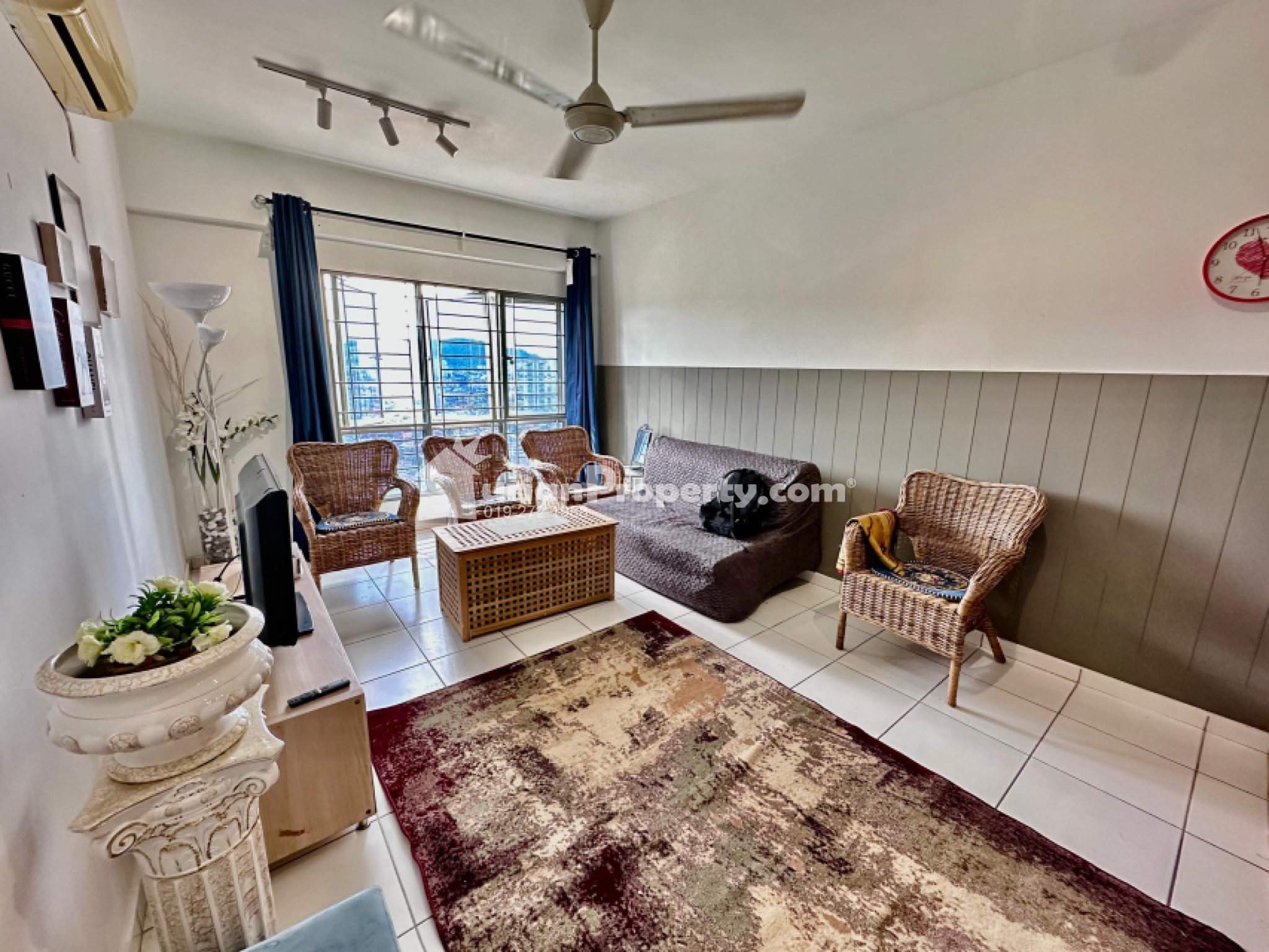 Condo For Rent at Axis Crown