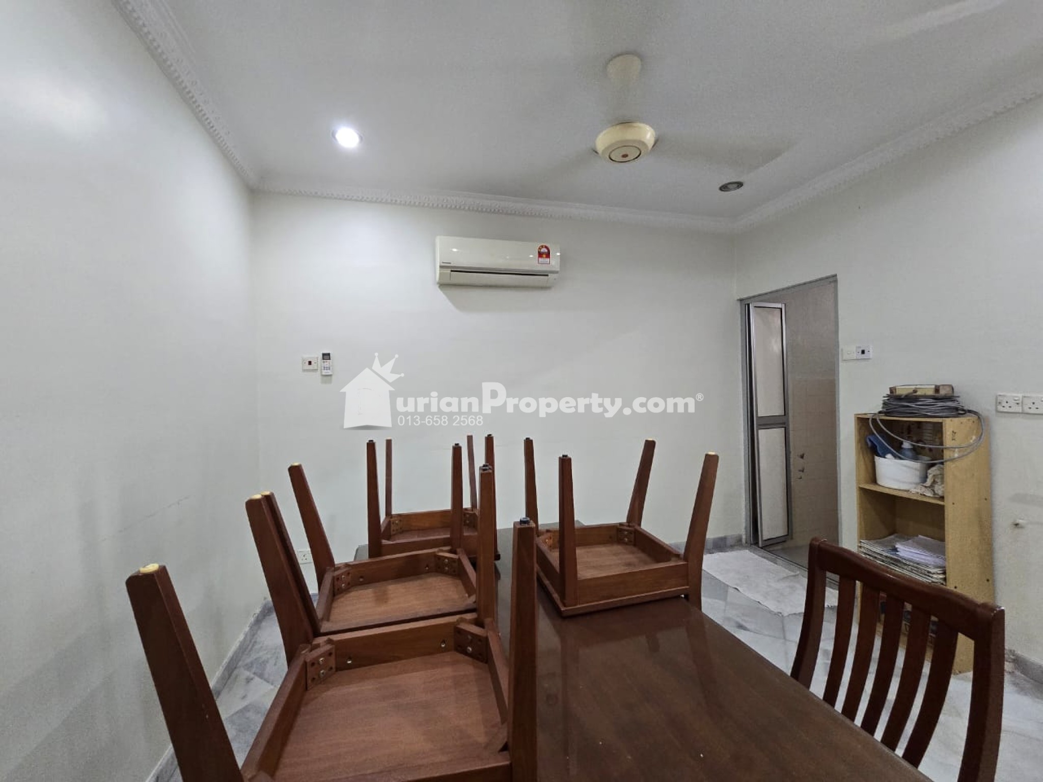 Terrace House For Sale at Island Glades