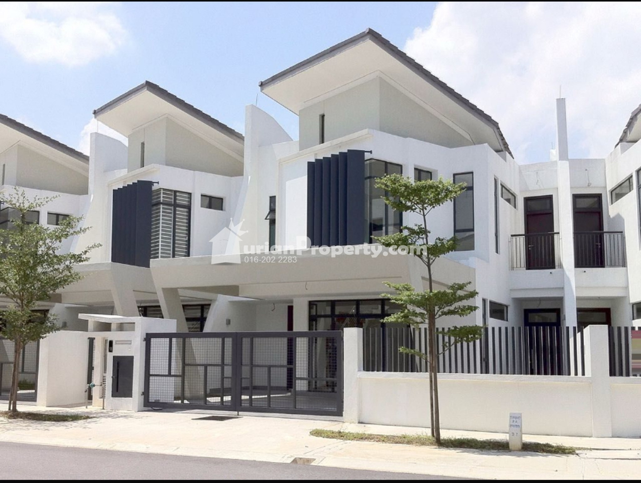 Terrace House For Sale at Laman Glenmarie