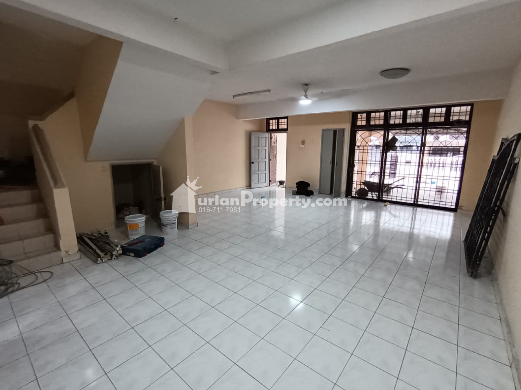 Terrace House For Rent at Taman Desa Cemerlang
