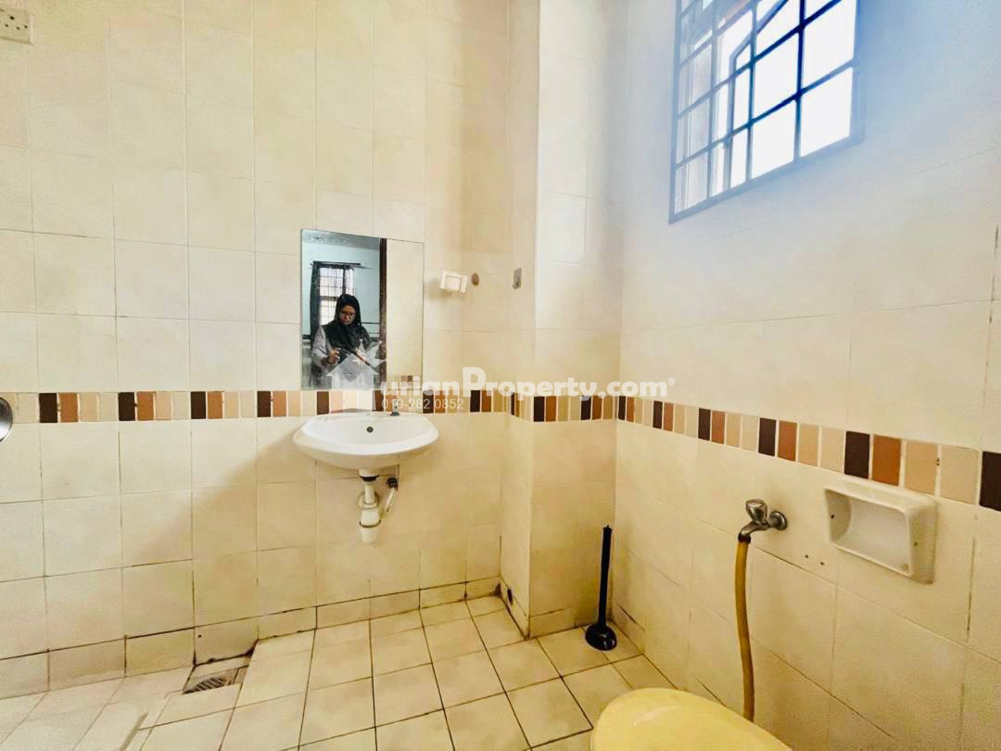 Terrace House For Sale at Section 7