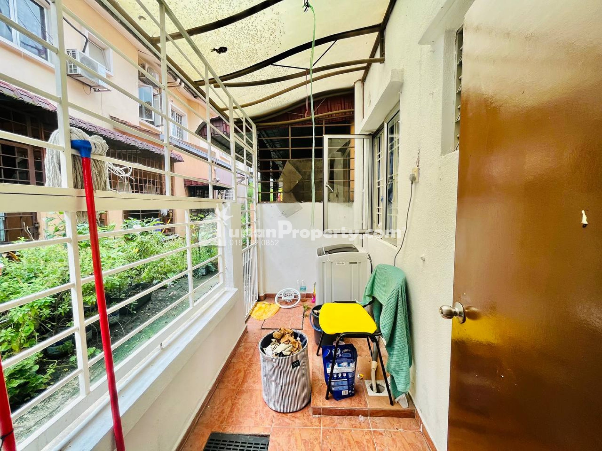 Terrace House For Sale at Section 7