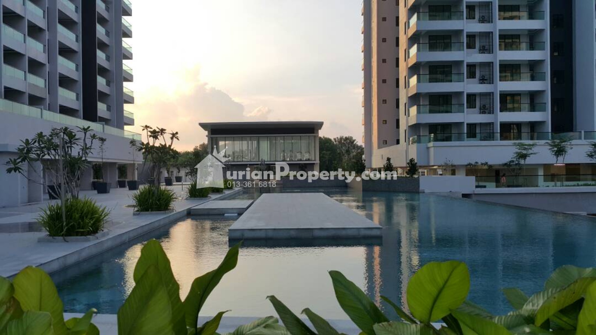 Condo For Sale at Paragon 3