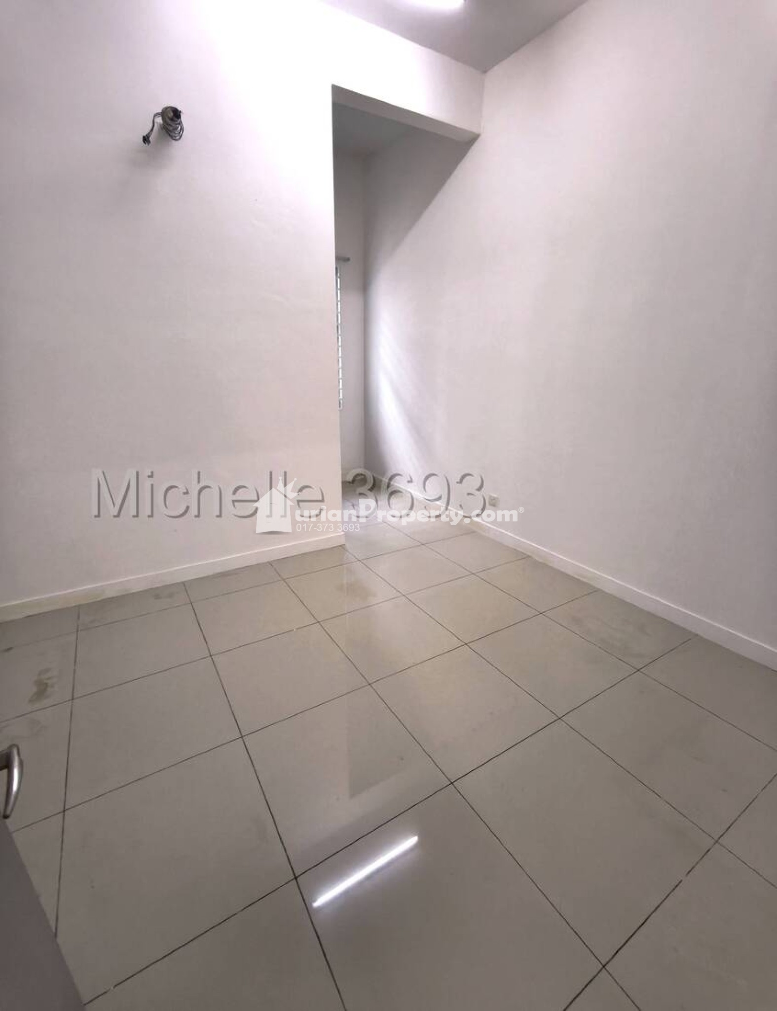 Terrace House For Sale at Chimes
