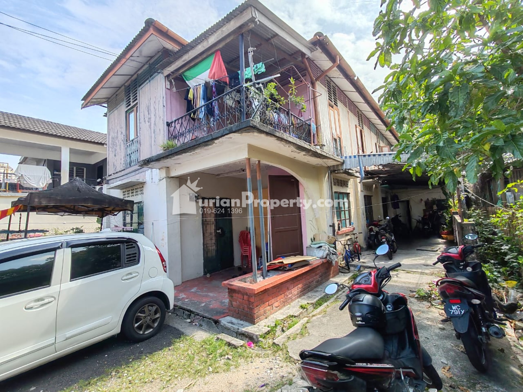 Bungalow House For Sale at Kampung Datuk Keramat