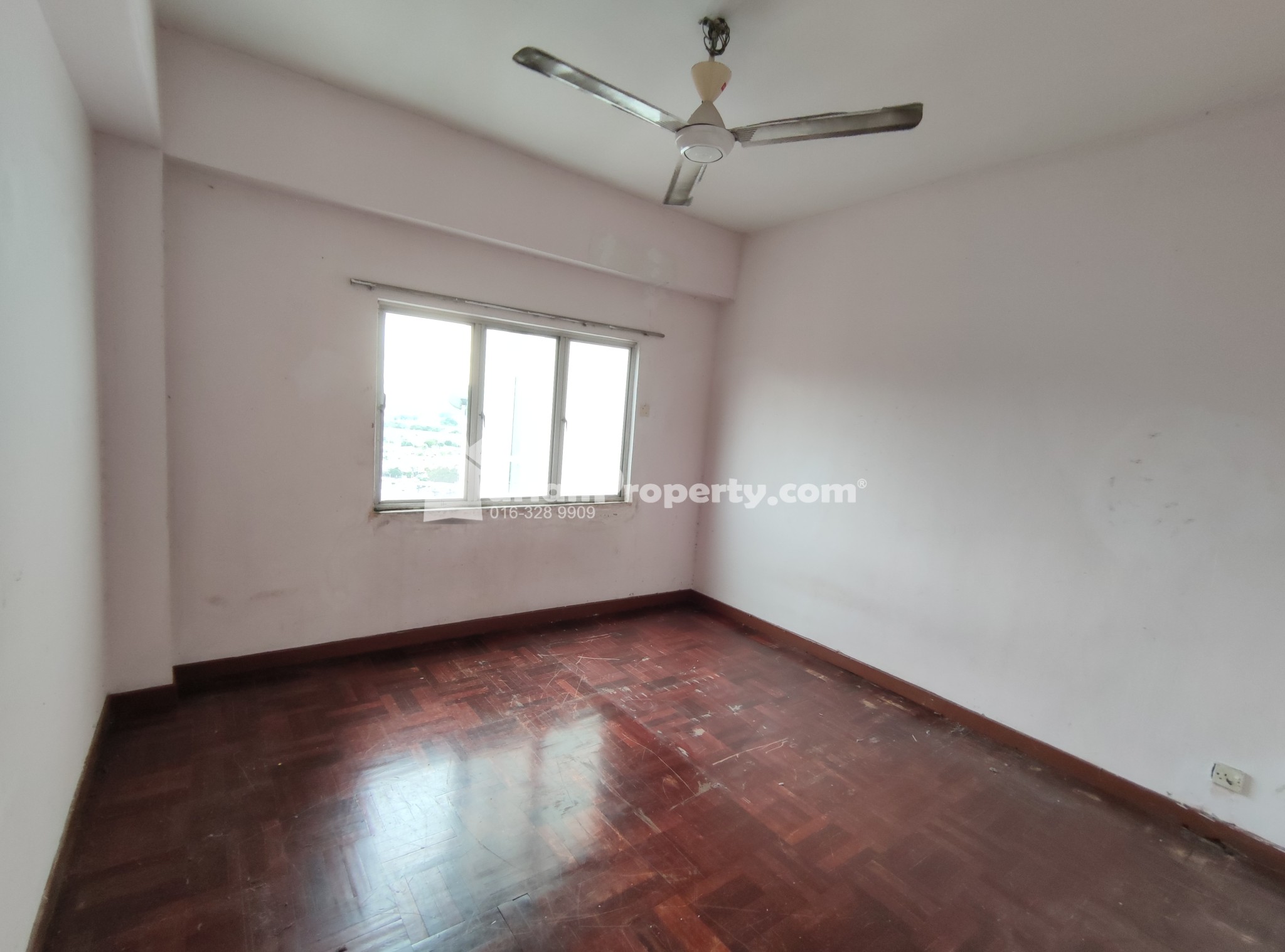 Condo For Sale at Ridzuan Condominium