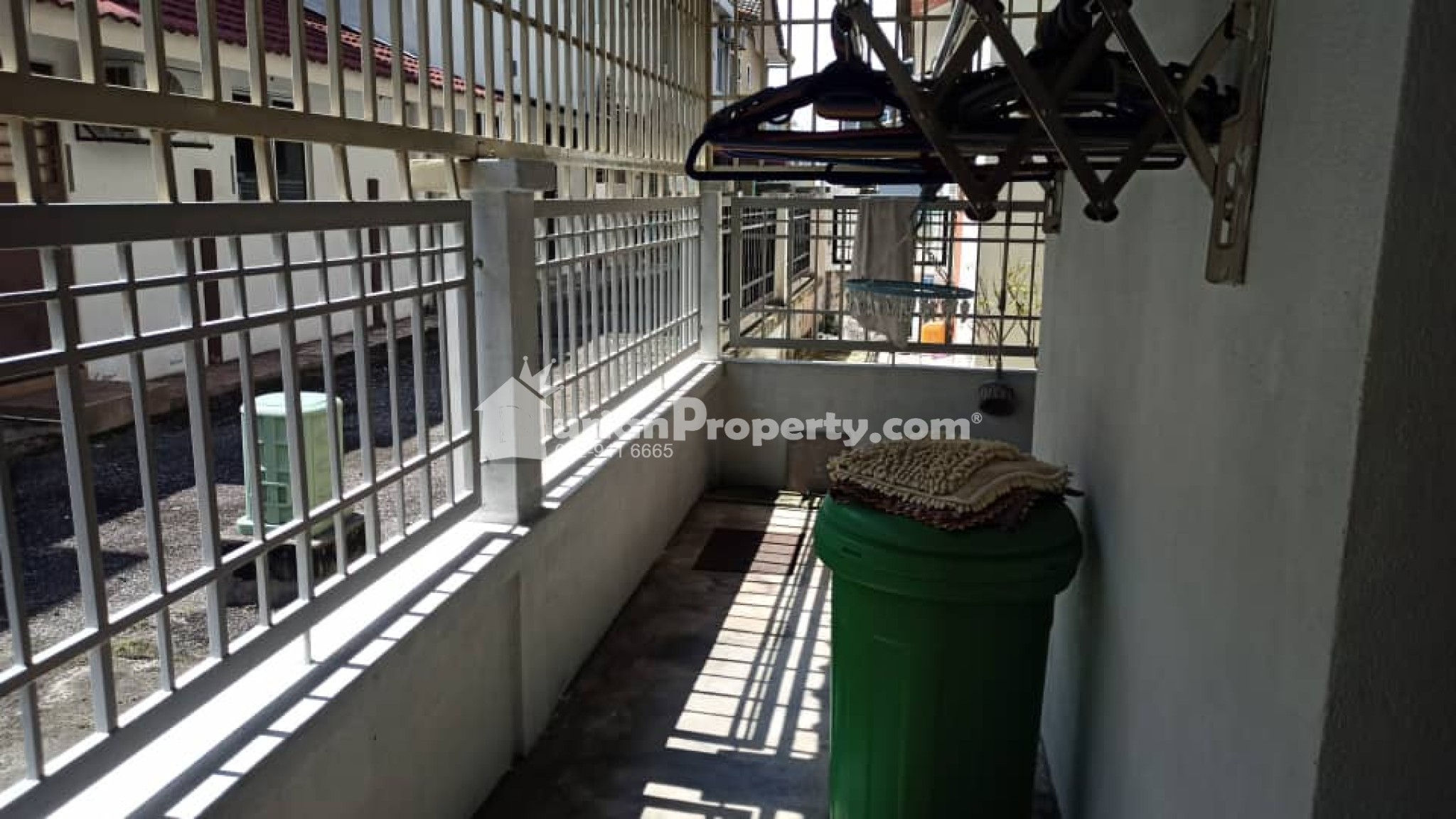 Terrace House Room for Rent at Bandar Botanic