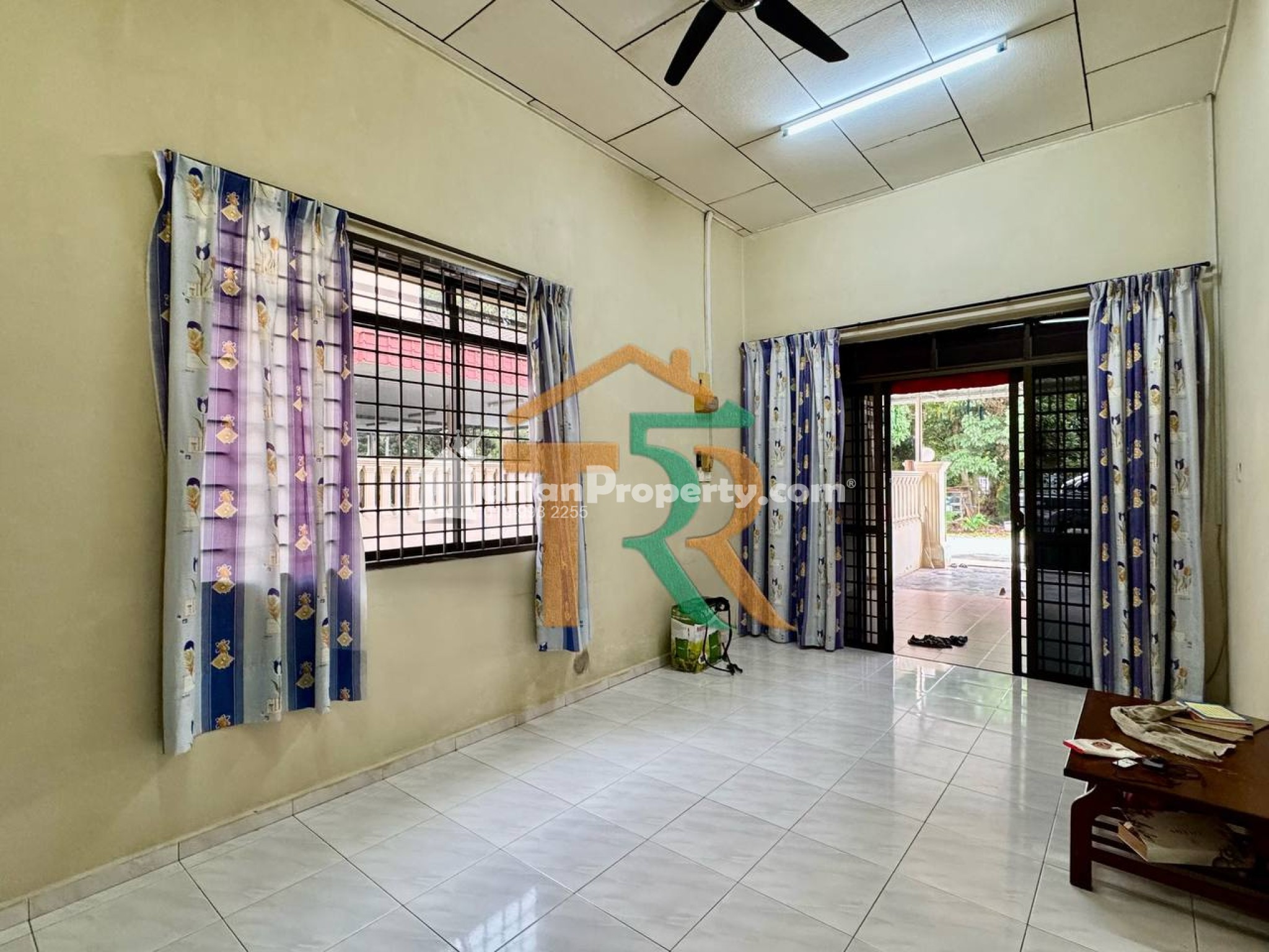 Terrace House For Rent at Bakri